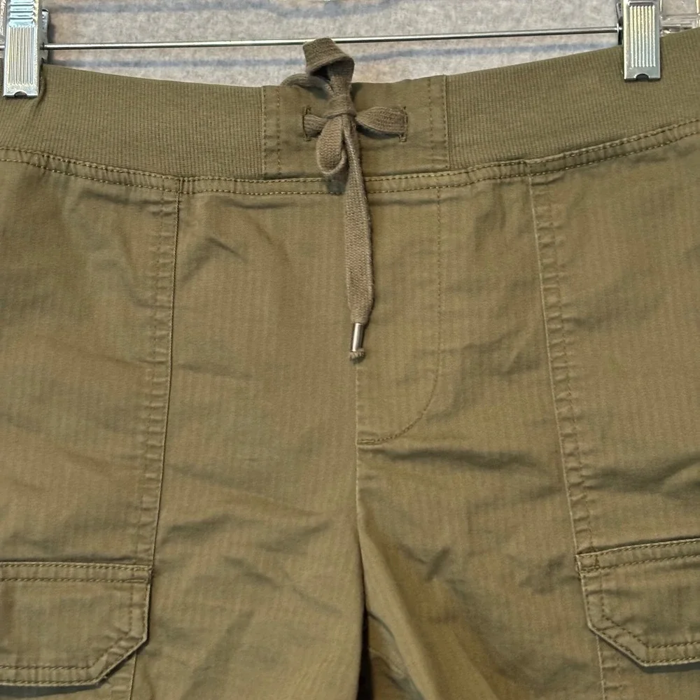 Chaps Women's Medium Cargo Shorts Olive Green Elastic Drawstring‎ Waist Gorpcore